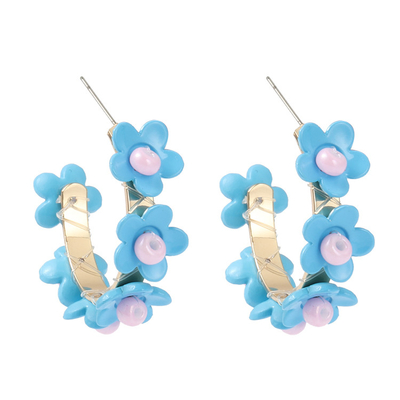 若い女の子のためのCのたがのトルコ石の花のイヤリングの開いた円にエナメルを塗りなさい